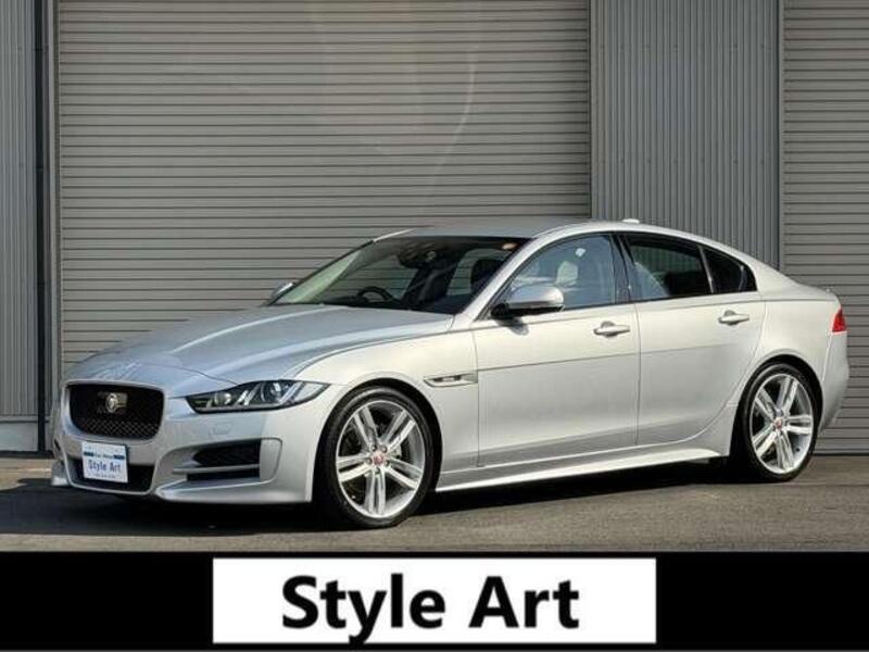 JAGUAR XE