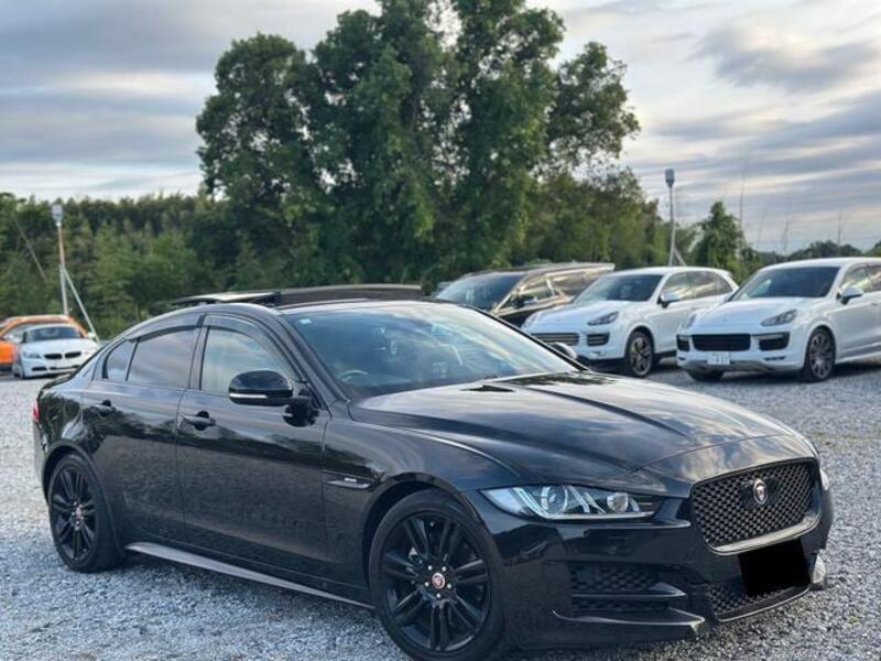 JAGUAR XE