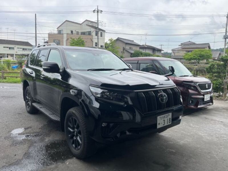 TOYOTA LAND CRUISER PRADO