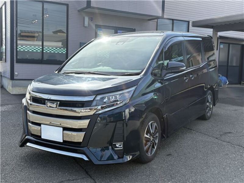 TOYOTA NOAH