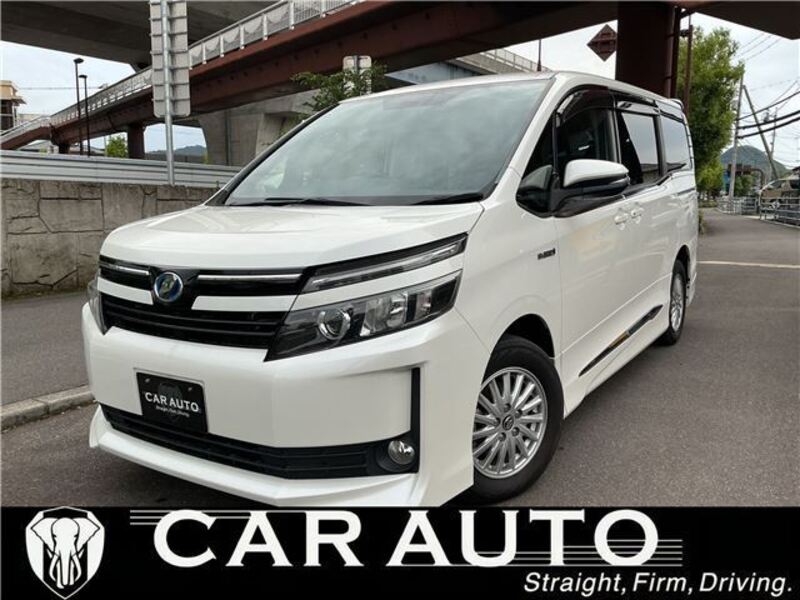 TOYOTA VOXY