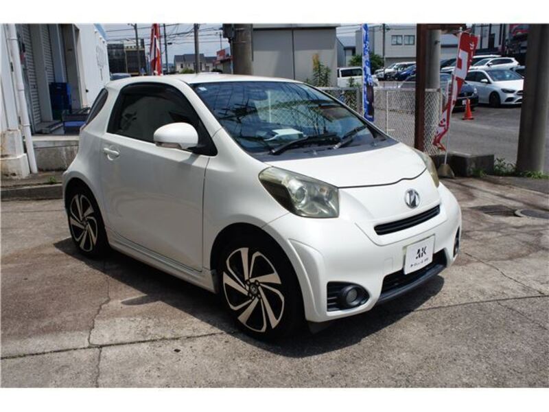 TOYOTA IQ