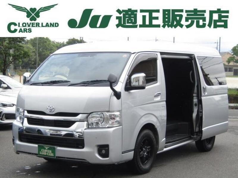 TOYOTA HIACE