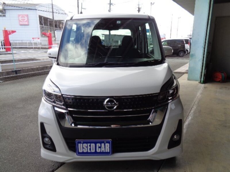 NISSAN DAYZ ROOX