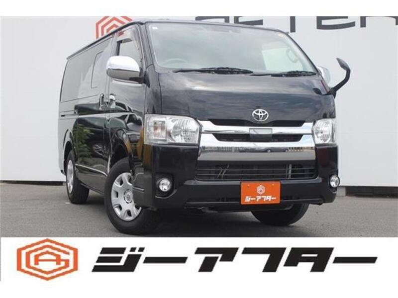 TOYOTA HIACE