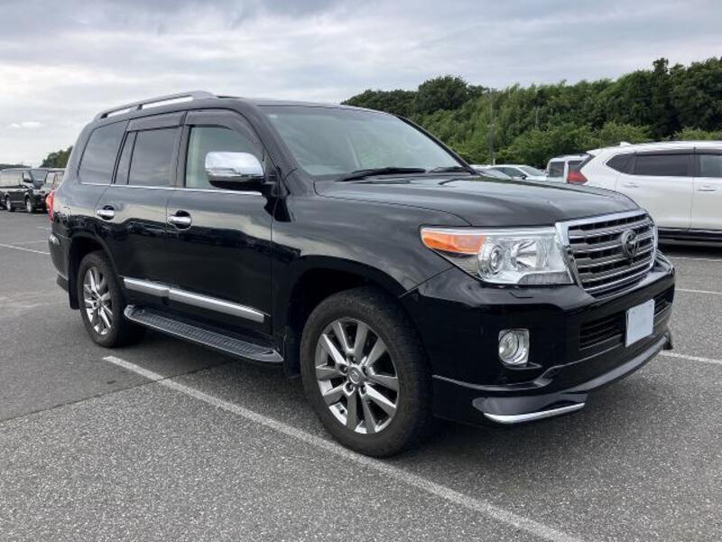 TOYOTA LAND CRUISER
