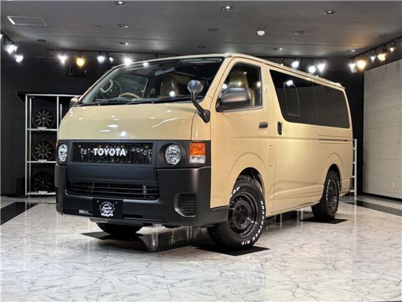 TOYOTA HIACE