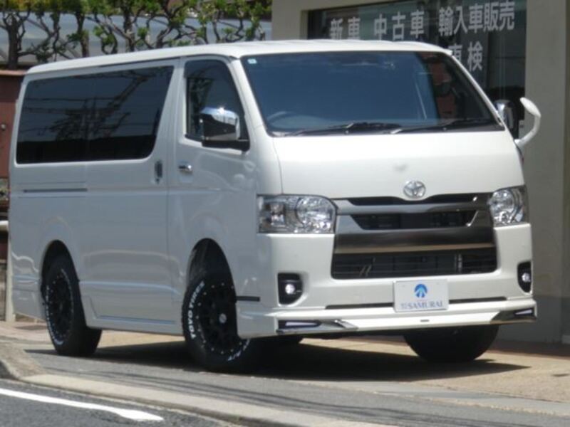 TOYOTA HIACE VAN