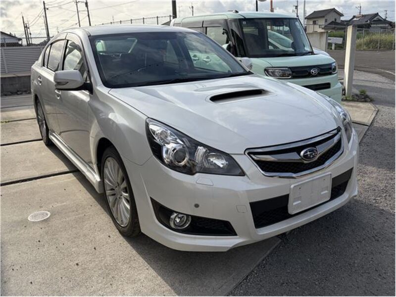 SUBARU LEGACY B4