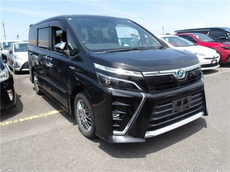 TOYOTA VOXY