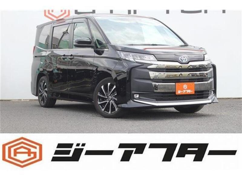 TOYOTA NOAH