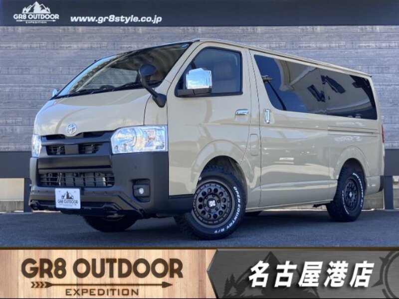 TOYOTA HIACE VAN