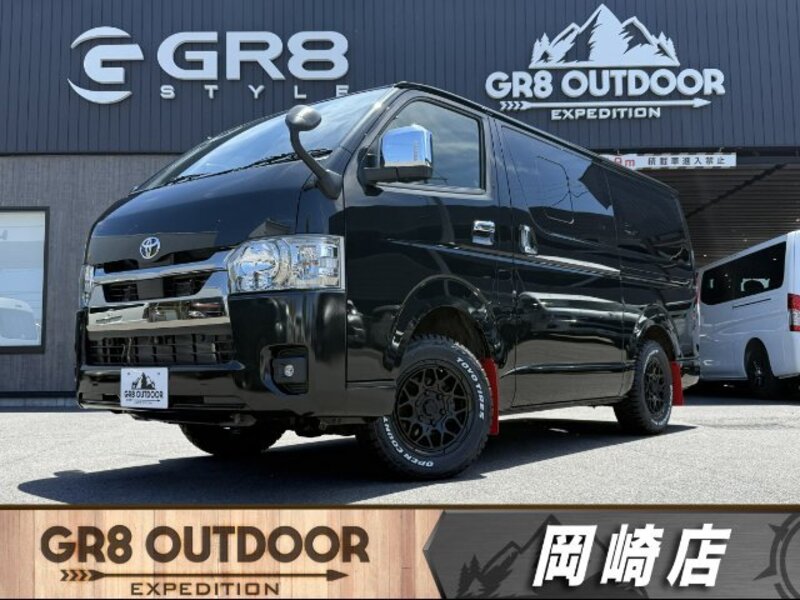 TOYOTA HIACE VAN