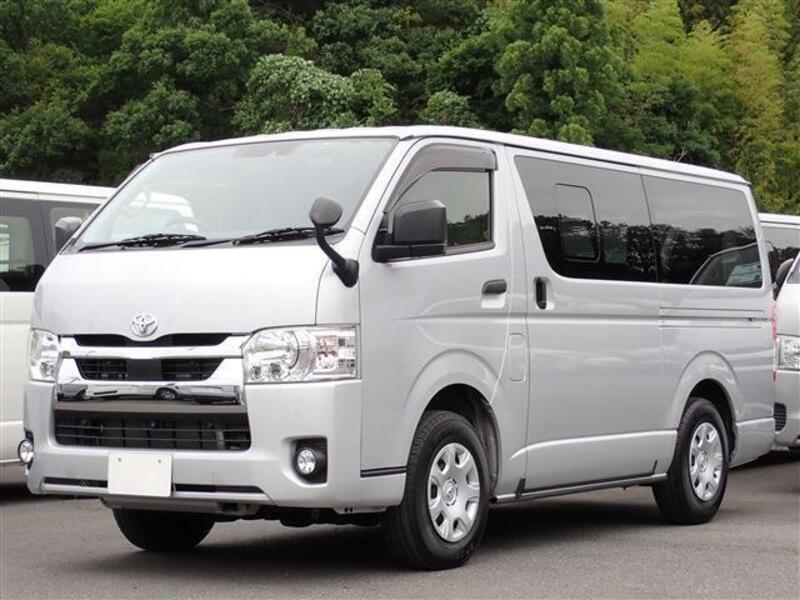 TOYOTA HIACE VAN