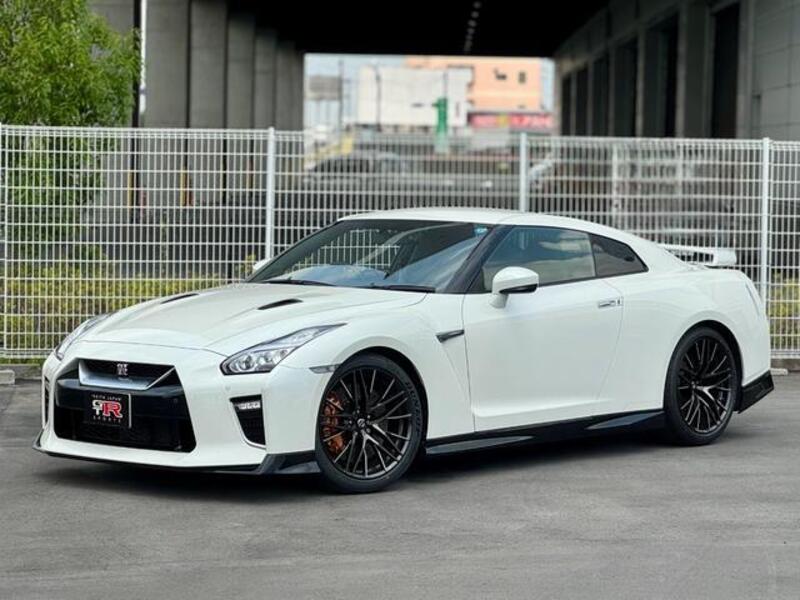 NISSAN GT-R