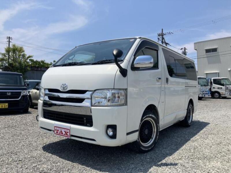 TOYOTA REGIUSACE VAN