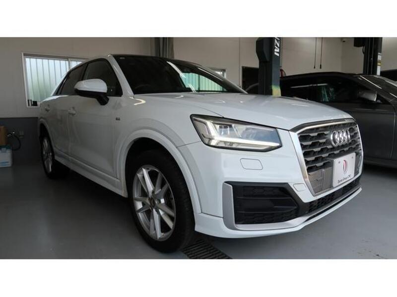 AUDI Q2