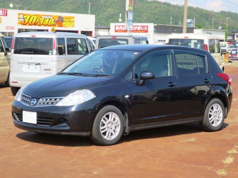 NISSAN TIIDA