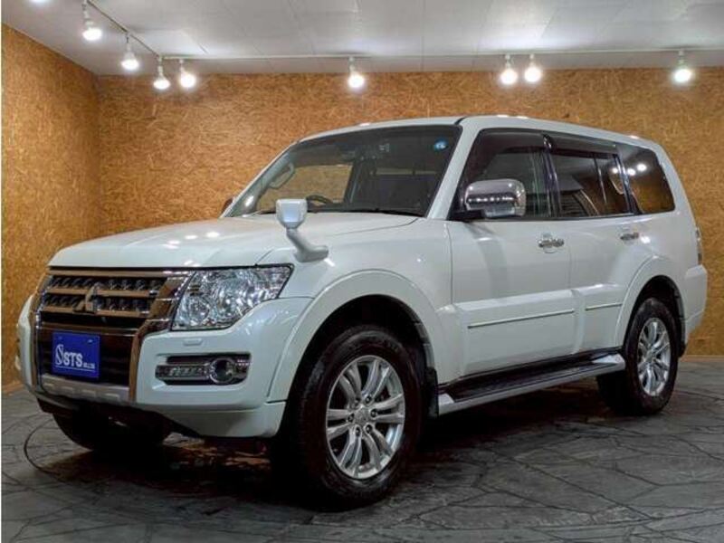 MITSUBISHI PAJERO