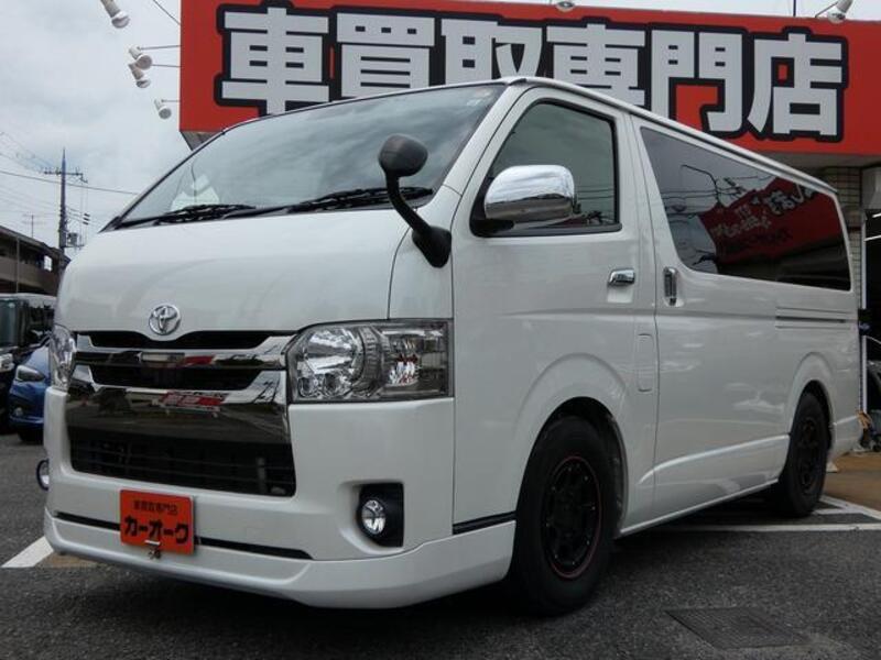 TOYOTA HIACE VAN