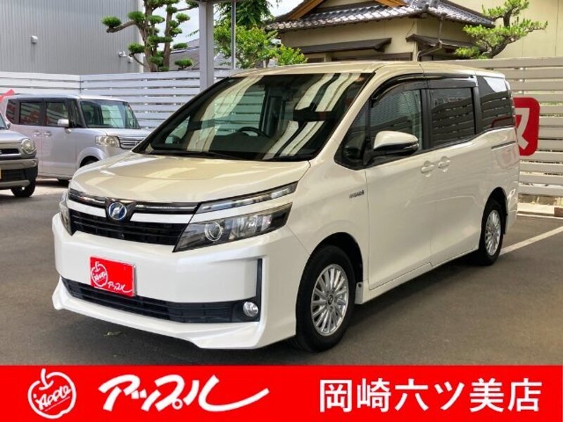 TOYOTA VOXY
