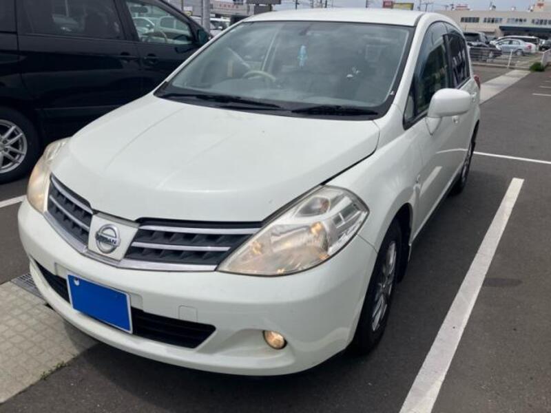 NISSAN TIIDA