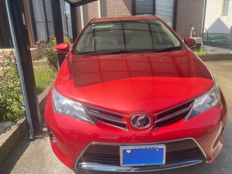 TOYOTA AURIS