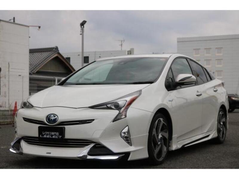 TOYOTA PRIUS