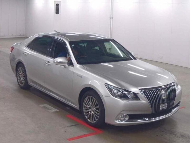 TOYOTA CROWN MAJESTA