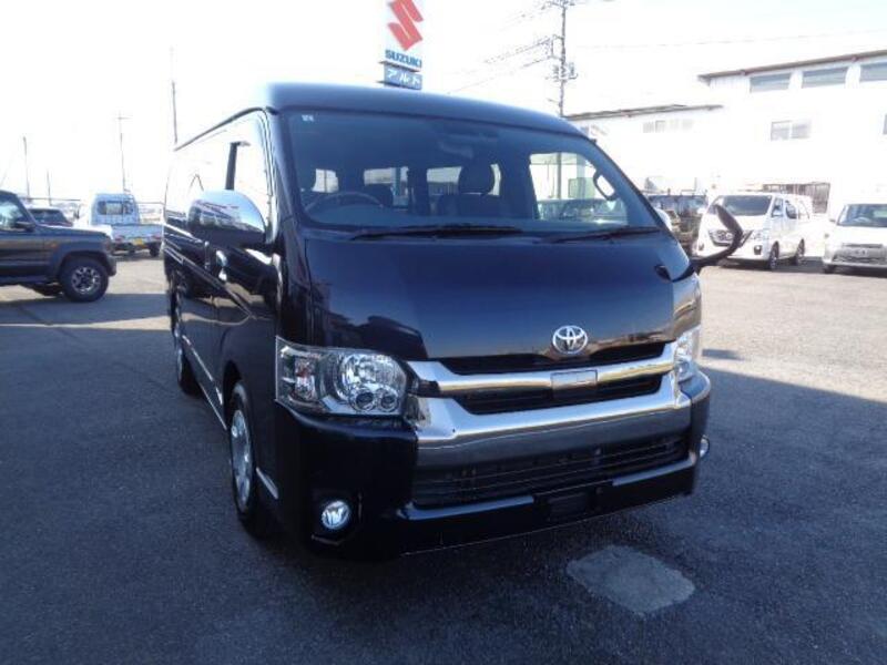 TOYOTA HIACE VAN