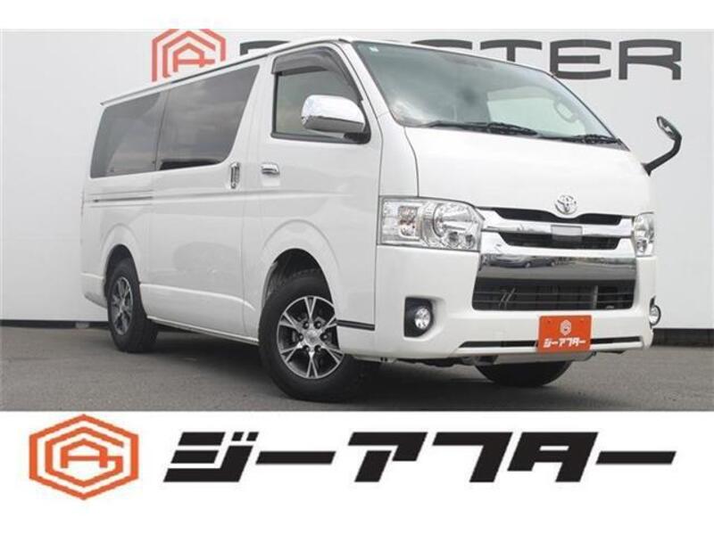TOYOTA HIACE