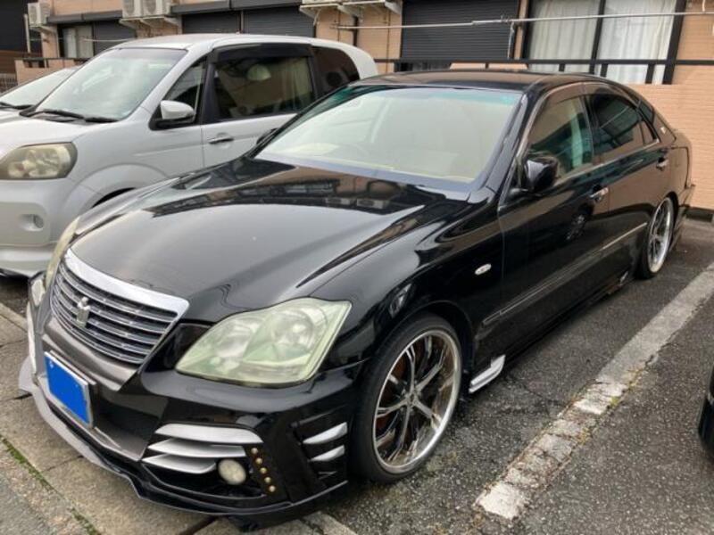 TOYOTA CROWN