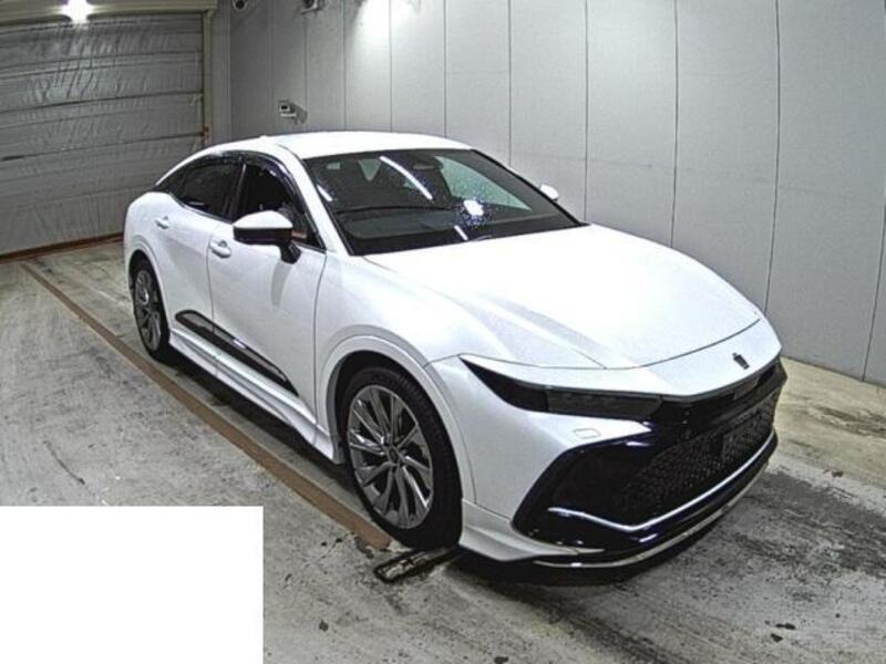 TOYOTA CROWN CROSSOVER