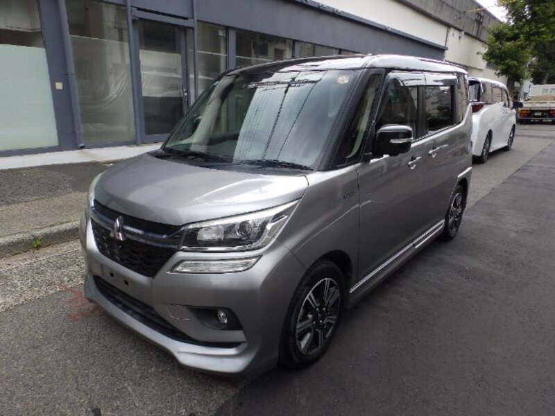 MITSUBISHI DELICA D2