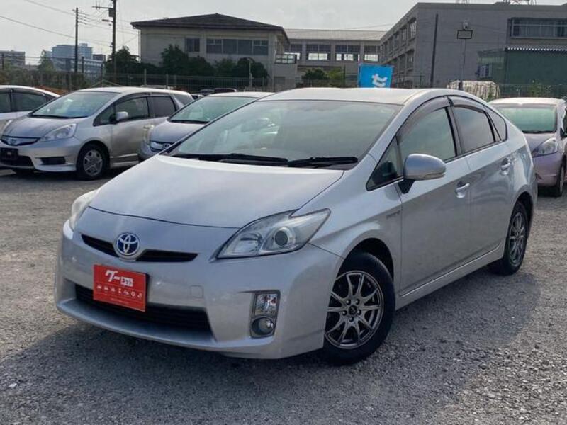 TOYOTA PRIUS