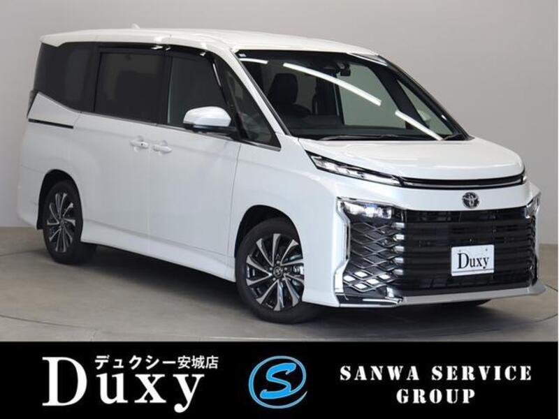 TOYOTA VOXY