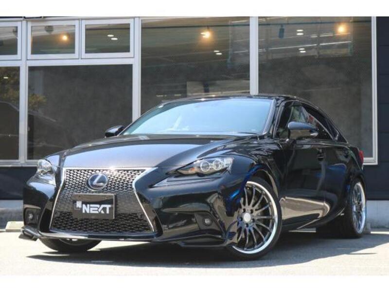 LEXUS IS
