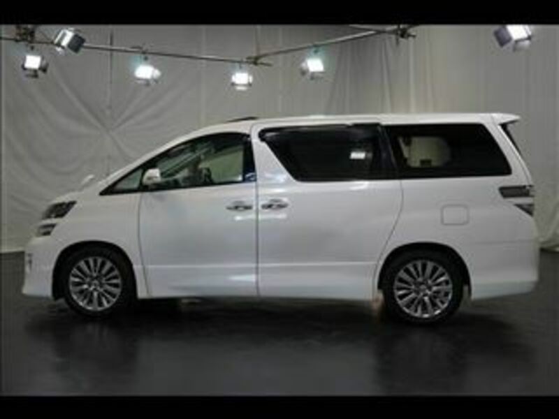 VELLFIRE-13