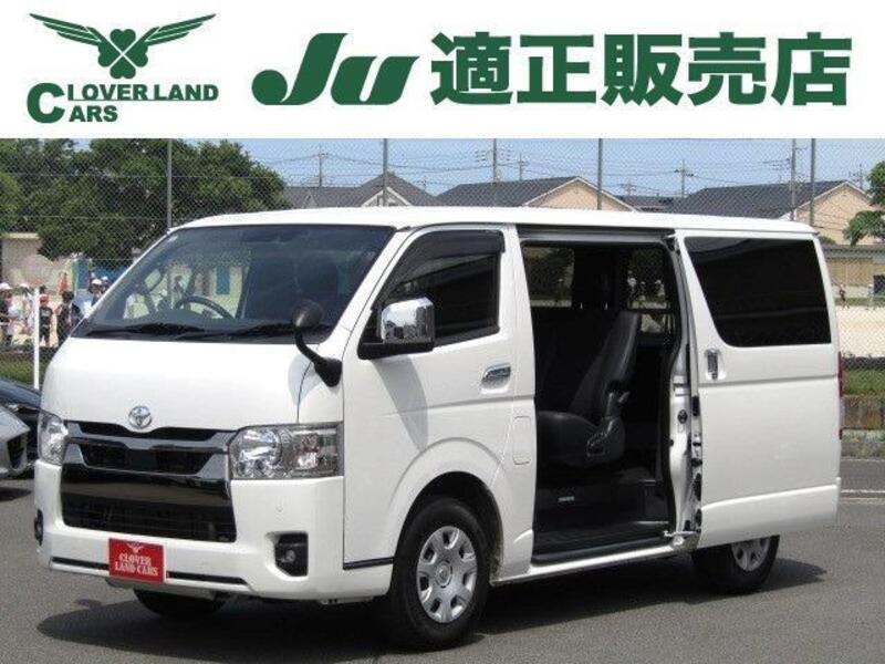 TOYOTA HIACE VAN