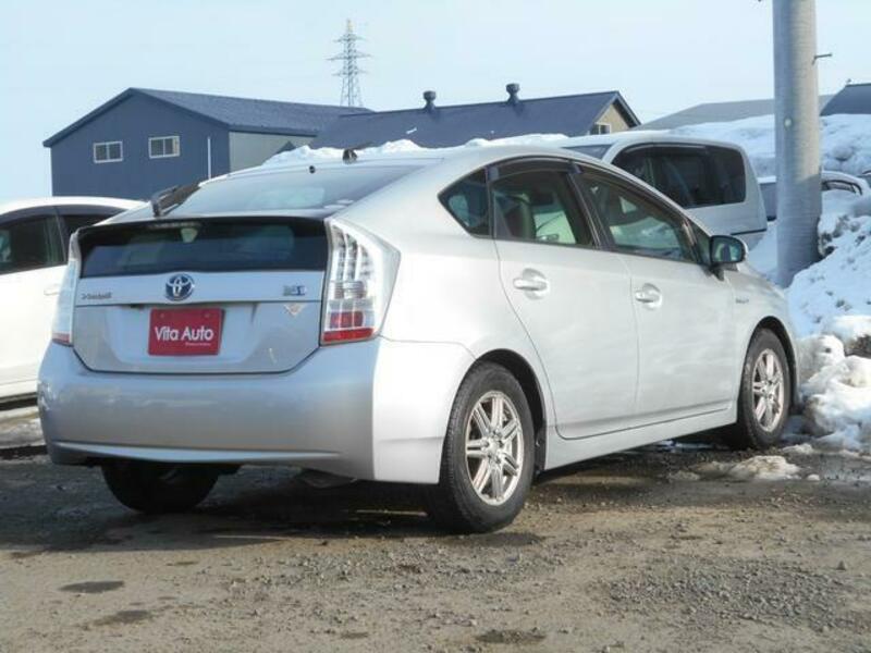 PRIUS-12