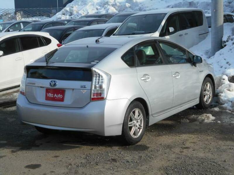 PRIUS-13