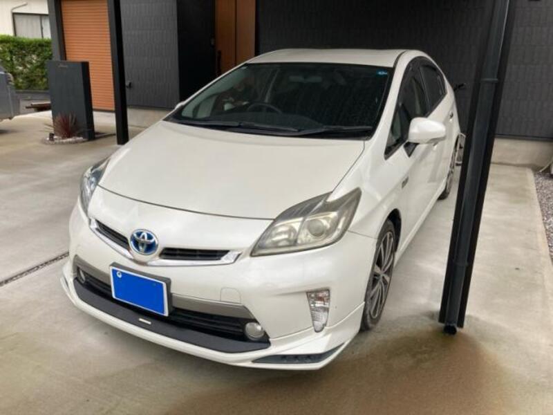 TOYOTA PRIUS PHV