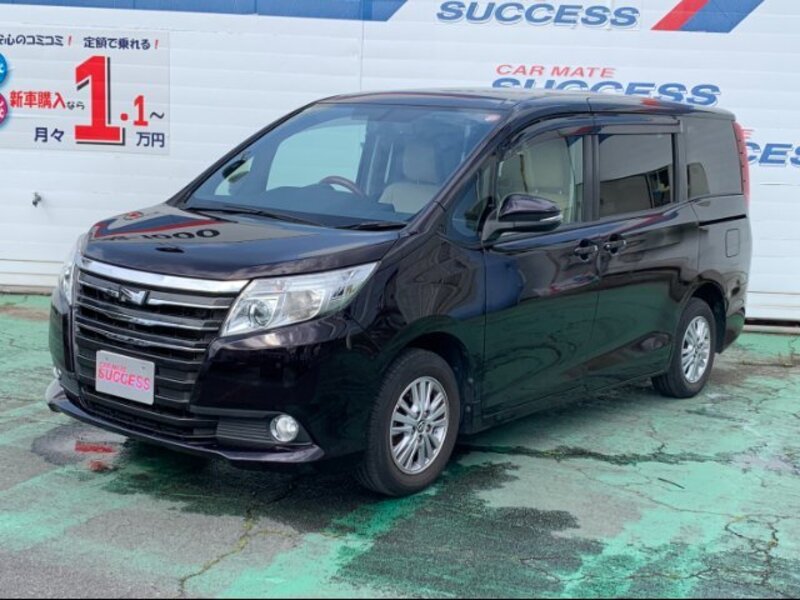 TOYOTA NOAH