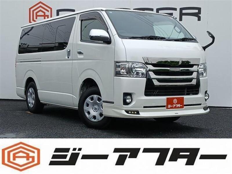 TOYOTA HIACE