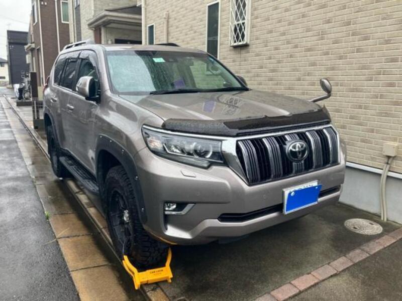 TOYOTA LAND CRUISER PRADO