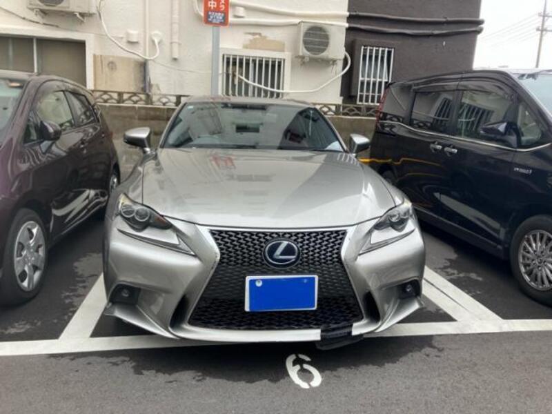 LEXUS IS