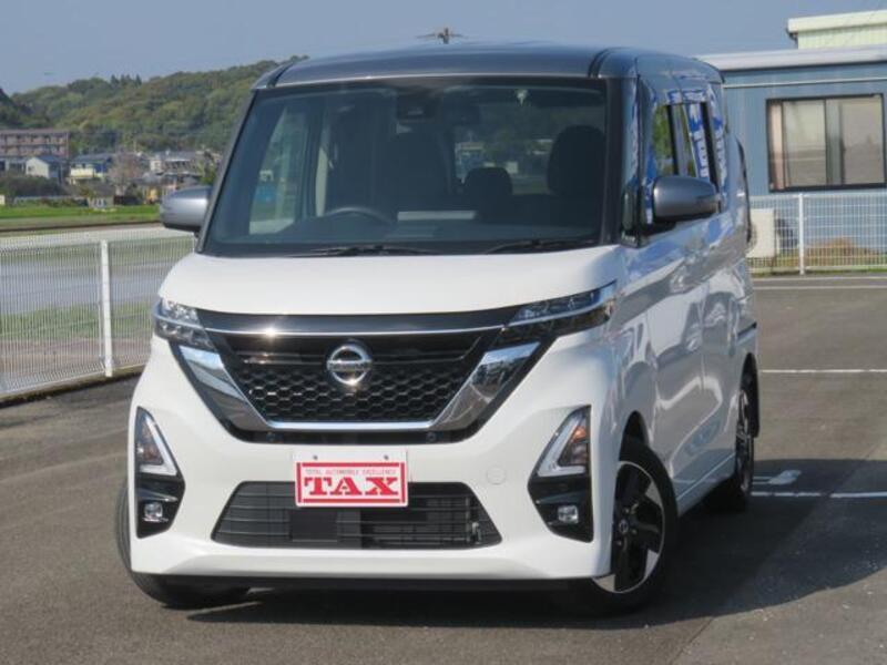 NISSAN ROOX
