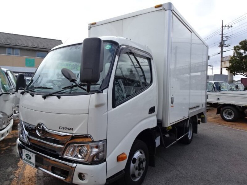 TOYOTA DYNA