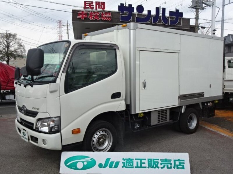 TOYOTA DYNA