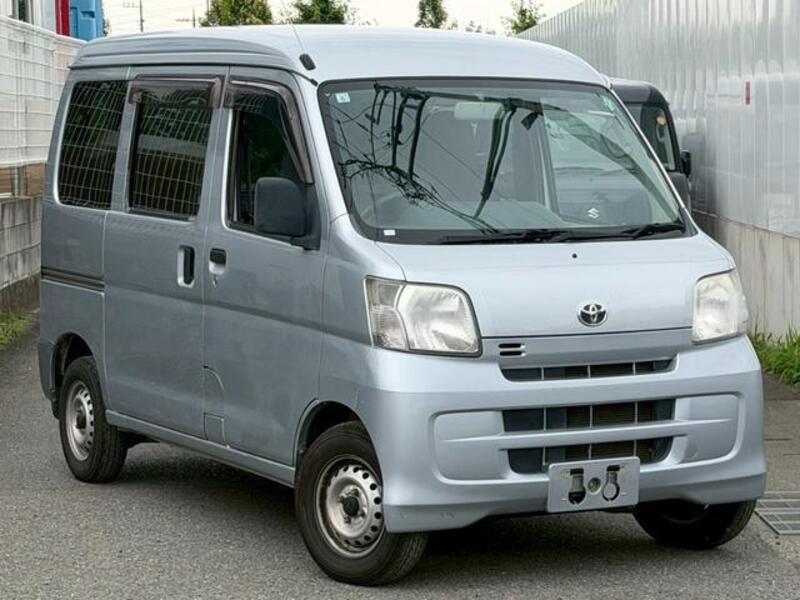 TOYOTA PIXIS VAN